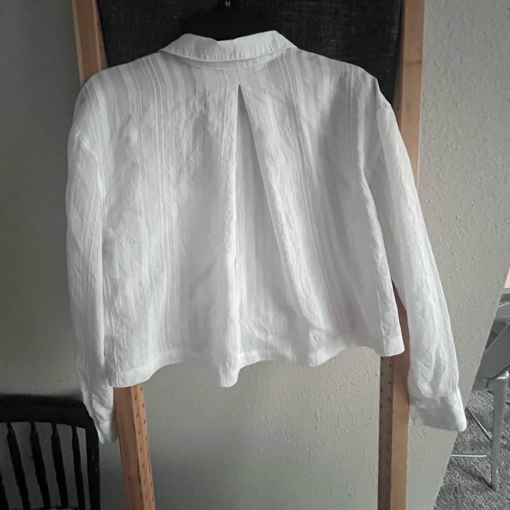 cropped white button down - Picture 2 of 3